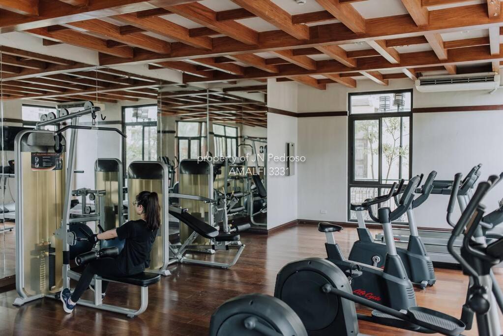 Work-Friendly Mountain-View Condo Near Sm Seaside 세부 외부 사진