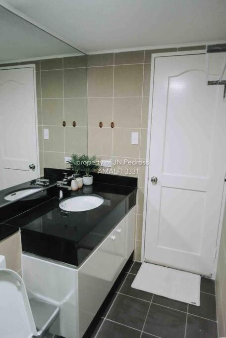 Work-Friendly Mountain-View Condo Near Sm Seaside 세부 외부 사진